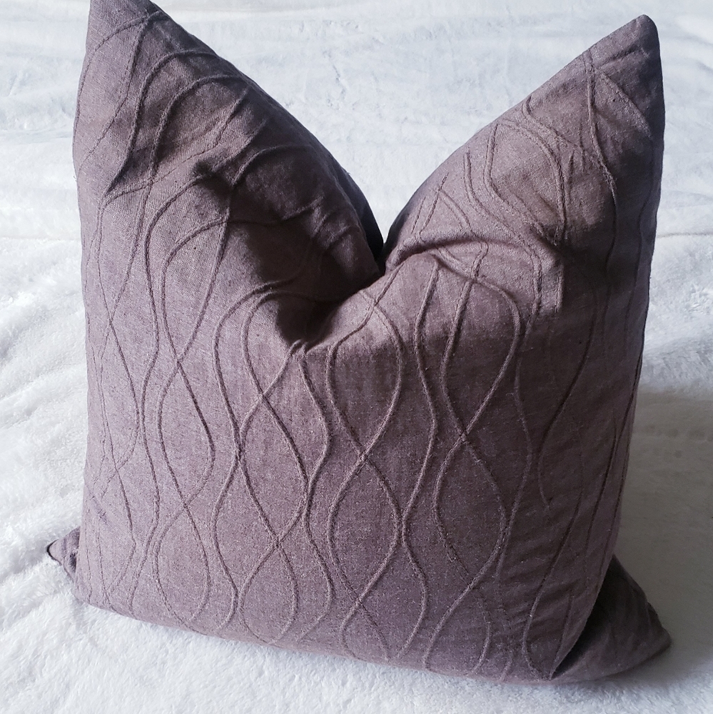 ✔️SOLD 2x CK- Down Pillows - Picture 7 of 15
